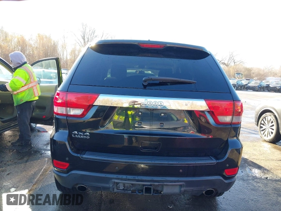 2011 Jeep Grand Cherokee 70th Anniversary with VIN 1J4RR4GT8BC504618, listed as a IAAI auction lot 40993960 with 188,098 mi miles. Bid and sale history available at carsss.com. Image 16.