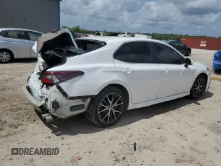 2024 Toyota Camry SE with VIN 4T1G11AK0RU870219, listed as a Copart auction lot 51841995 with 0 mi miles and Non Repairable. Bid and sale history available at carsss.com. Image 3.