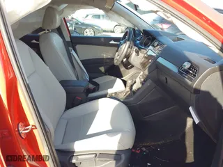 2019 Volkswagen Tiguan SE with VIN 3VV2B7AX5KM109109, listed as a IAAI auction lot 41768355 with 128,942 mi miles. Bid and sale history available at carsss.com. Image 5.