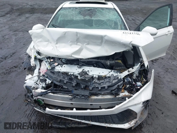 2025 Toyota Camry LE z VIN 4T1DAACK3SU065224, wystawiony jako IAAI lot #42341546 z przebiegiem 3 186 mil mil oraz . Historia ofert i sprzedaży dostępna na DreamBid. Obrazek 6.