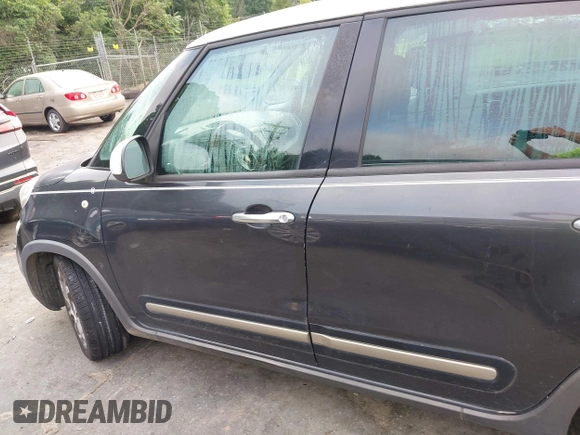 2014 FIAT 500L Trekking with VIN ZFBCFADH5EZ018176, listed as a IAAI auction lot 42680958 with 106,806 mi miles and . Bid and sale history available at DreamBid. Image 14.