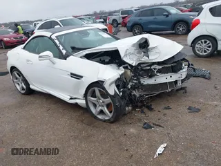 2016 Mercedes-Benz SLK 300 z VIN WDDPK3JA4GF123735, wystawiony jako IAAI lot #41559315 z przebiegiem Nie podano mil oraz . Historia ofert i sprzedaży dostępna na DreamBid. Obrazek 1.