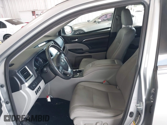 2015 Toyota Highlander Limited with VIN 5TDYKRFH4FS084294, listed as a IAAI auction lot 42588040 with 86,853 mi miles and . Bid and sale history available at DreamBid. Image 5.