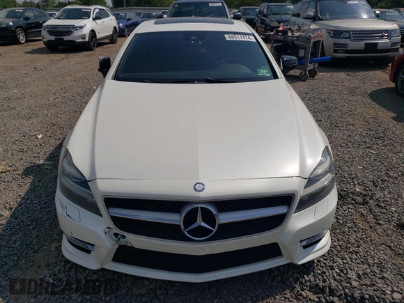 2014 Mercedes-Benz CLS-Class CLS 550 with VIN WDDLJ9BB9EA117290, listed as a Copart auction lot 68517414 with 98,705 mi miles and Salvage Title. Bid and sale history available at carsss.com. Image 5.