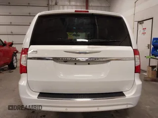 2016 Chrysler Town & Country Touring-L with VIN 2C4RC1CG3GR284527, listed as a IAAI auction lot 41898213 with 198,148 mi miles. Bid and sale history available at carsss.com. Image 17.