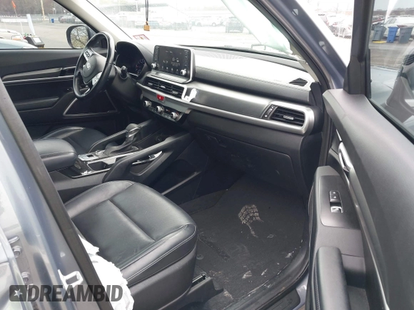 2020 Kia Telluride LX with VIN 5XYP2DHC8LG020008, listed as a IAAI auction lot 42020065 with 104,496 mi miles and . Bid and sale history available at carsss.com. Image 5.