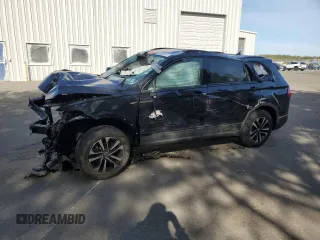 2022 Volkswagen Tiguan S z VIN 3VV0B7AX1NM071101, wystawiony jako Copart lot #52790005 z przebiegiem Nie podano mil oraz Szkody całkowita. Historia ofert i sprzedaży dostępna na DreamBid. Obrazek 1.