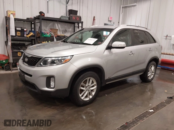 2014 Kia Sorento LX z VIN 5XYKTCA63EG524362, wystawiony jako IAAI lot #42264712 z przebiegiem 99 450 mil mil oraz . Historia ofert i sprzedaży dostępna na DreamBid. Obrazek 20.