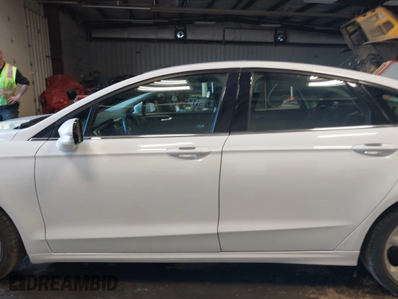 2016 Ford Fusion SE with VIN 3FA6P0HD0GR216525, listed as a IAAI auction lot 41977795 with 154,664 mi miles. Bid and sale history available at carsss.com. Image 15.