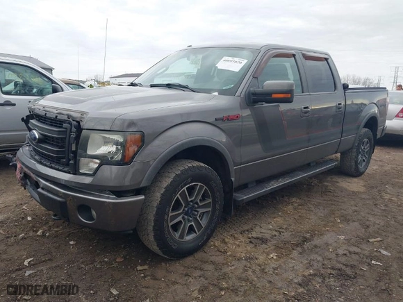 2014 Ford F-150 XL with VIN 1FTFW1EF1EKD16823, listed as a IAAI auction lot 40895020 with 133,901 mi miles. Bid and sale history available at carsss.com. Image 2.