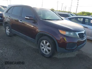 2011 Kia Sorento LX with VIN 5XYKT3A13BG083770, listed as a IAAI auction lot 42005863 with 187,700 mi miles. Bid and sale history available at carsss.com. Image 1.