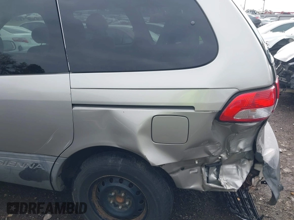 2003 Toyota Sienna CE with VIN 4T3ZF19C93U551570, listed as a IAAI auction lot 40961703 with 285,644 mi miles. Bid and sale history available at carsss.com. Image 6.