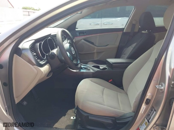 2015 Kia Optima LX with VIN 5XXGM4A7XFG365847, listed as a IAAI auction lot 39573956 with NaN miles. Bid and sale history available at carsss.com. Image 5.