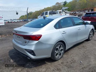 2021 Kia Forte LXS z VIN 3KPF24AD2ME333097, wystawiony jako IAAI lot #42171293 z przebiegiem 29 875 mil mil oraz . Historia ofert i sprzedaży dostępna na DreamBid. Obrazek 4.