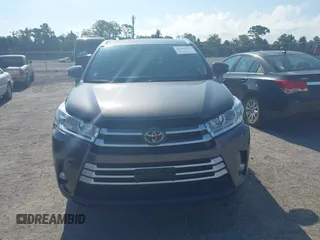 2017 Toyota Highlander XLE with VIN 5TDKZRFH6HS205427, listed as a IAAI auction lot 42581825 with Not provided miles and . Bid and sale history available at DreamBid. Image 13.