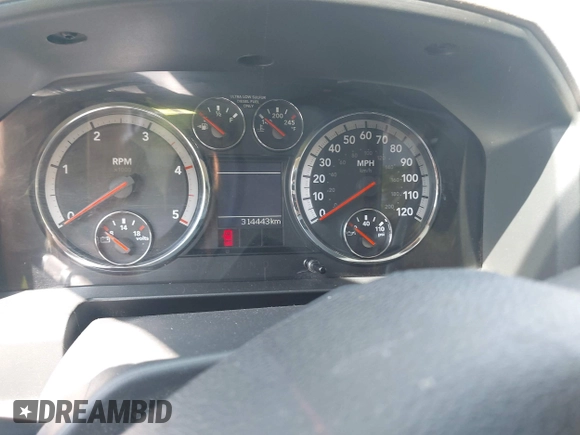 2012 Ram 2500 ST z VIN 3C6UD5CL2CG291018, wystawiony jako IAAI lot #42573010 z przebiegiem Nie podano mil oraz . Historia ofert i sprzedaży dostępna na DreamBid. Obrazek 14.
