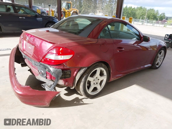 2008 Mercedes-Benz SLK 350 с VIN WDBWK56F58F176045, выставлен на аукционе IAAI как лот 42271253 с пробегом 111 908 миль миль и . История ставок и продаж доступна на DreamBid. Изображение 4.