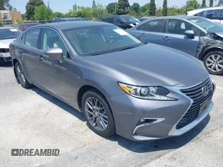2018 Lexus ES 350 z VIN 58ABK1GG9JU103105, wystawiony jako IAAI lot #42359941 z przebiegiem 58 031 mil mil oraz . Historia ofert i sprzedaży dostępna na DreamBid. Obrazek 1.