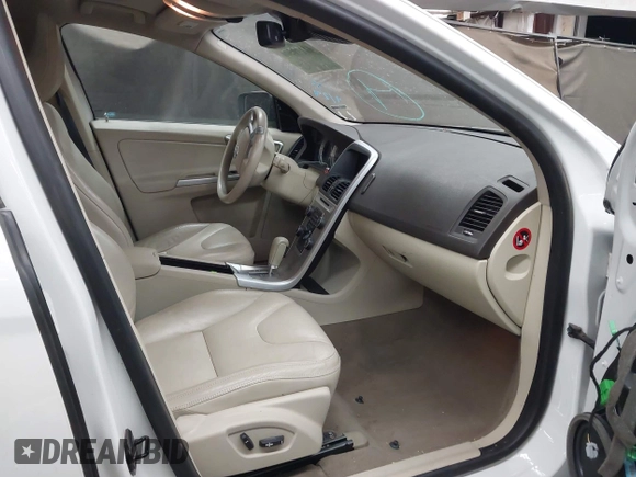 2011 Volvo XC60 3.0T with VIN YV4902DZ4B2179224, listed as a IAAI auction lot 42272698 with 95,022 mi miles and . Bid and sale history available at DreamBid. Image 5.