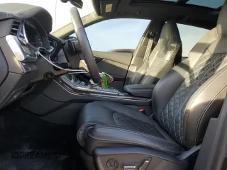 2021 Audi SQ8 Premium Plus z VIN WA1AWBF17MD001721, wystawiony jako Copart lot #76840423 z przebiegiem 47 365 mil mil oraz . Historia ofert i sprzedaży dostępna na DreamBid. Obrazek 7.