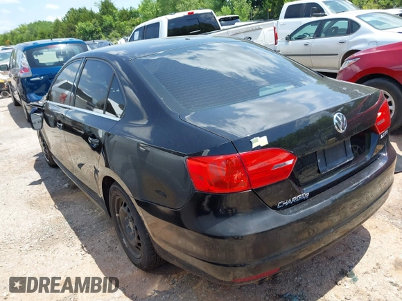 2013 Volkswagen Jetta SE z VIN 3VWDX7AJ2DM221158, wystawiony jako IAAI lot #42522013 z przebiegiem 130 691 mil mil oraz . Historia ofert i sprzedaży dostępna na DreamBid. Obrazek 3.