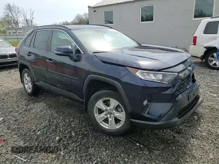2019 Toyota RAV4 XLE with VIN 2T3P1RFV2KC053799, listed as a Copart auction lot 52495645 with 36,011 mi miles and Salvage Title. Bid and sale history available at carsss.com. Image 14.