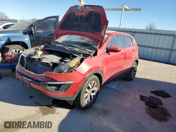 2014 Kia Sportage LX with VIN KNDPB3AC7E7635038, listed as a Copart auction lot 84241724 with 178,937 mi miles and Salvage Title. Bid and sale history available at carsss.com. Image 1.