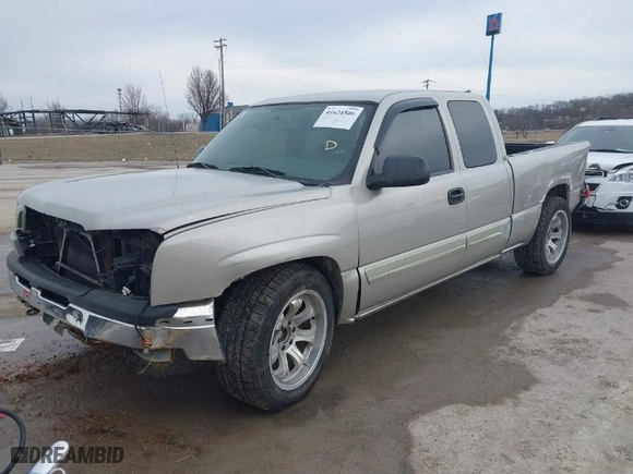 2005 Chevrolet Silverado 1500 LS with VIN 1GCEC19V05Z274660, listed as a IAAI auction lot 41624500 with 219,060 mi miles. Bid and sale history available at carsss.com. Image 6.