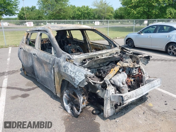 2019 Jeep Compass Altitude z VIN 3C4NJDBB7KT686116, wystawiony jako IAAI lot #42420183 z przebiegiem Nie podano mil oraz . Historia ofert i sprzedaży dostępna na DreamBid. Obrazek 1.
