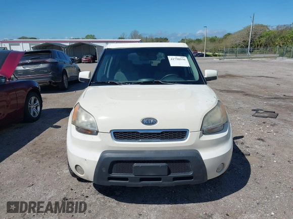 2010 Kia Soul + with VIN KNDJT2A24A7044597, listed as a IAAI auction lot 41798936 with 152,707 mi miles. Bid and sale history available at carsss.com. Image 13.