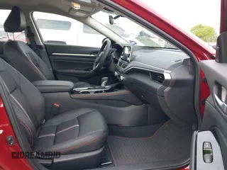2025 Nissan Altima SR with VIN 1N4BL4CV1SN361716, listed as a IAAI auction lot 41875879 with 3,879 mi miles and . Bid and sale history available at carsss.com. Image 5.