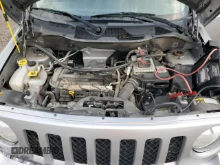 2017 Jeep Patriot Latitude z VIN 1C4NJPFA6HD149805, wystawiony jako Copart lot #54381665 z przebiegiem 88 011 mil mil oraz Szkoda całkowita • Salvage title. Historia ofert i sprzedaży dostępna na DreamBid. Obrazek 11.