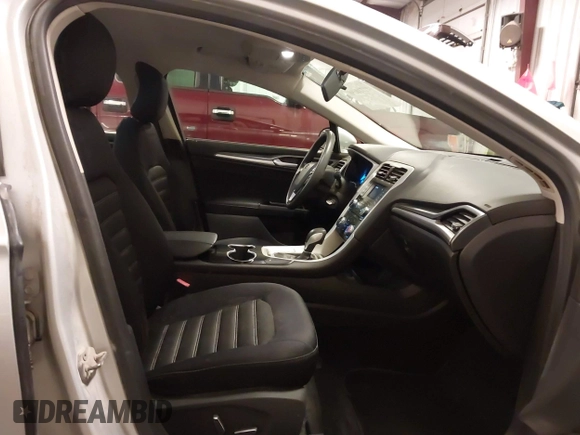 2015 Ford Fusion SE with VIN 3FA6P0H76FR173527, listed as a IAAI auction lot 41710698 with 263,272 mi miles. Bid and sale history available at carsss.com. Image 5.