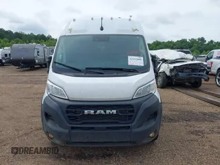 2025 Ram ProMaster Cargo Tradesman z VIN 3C6LRVCG3SE511745, wystawiony jako IAAI lot #42292880 z przebiegiem 37 500 mil mil oraz . Historia ofert i sprzedaży dostępna na DreamBid. Obrazek 6.