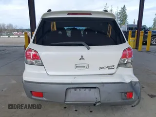 2003 Mitsubishi Outlander XLS with VIN JA4LZ41G33U092413, listed as a IAAI auction lot 41904961 with 178,691 mi miles. Bid and sale history available at carsss.com. Image 16.