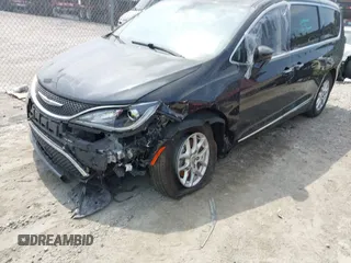 2020 Chrysler Pacifica Touring L with VIN 2C4RC1BG4LR103608, listed as a IAAI auction lot 42280924 with 79,502 mi miles and . Bid and sale history available at DreamBid. Image 17.