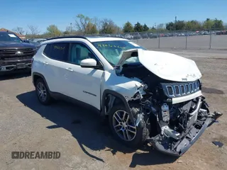 2020 Jeep Compass Latitude with VIN 3C4NJDBB4LT222752, listed as a IAAI auction lot 42060207 with 17,120 mi miles. Bid and sale history available at carsss.com. Image 1.