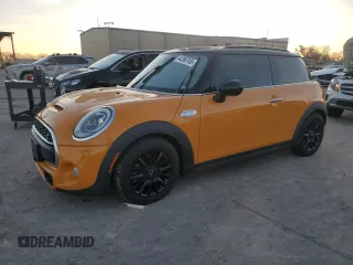 2016 MINI Hardtop S with VIN WMWXP7C57G2A42755, listed as a Copart auction lot 44260745 with 113,638 mi miles and Salvage Title. Bid and sale history available at DreamBid. Image 1.