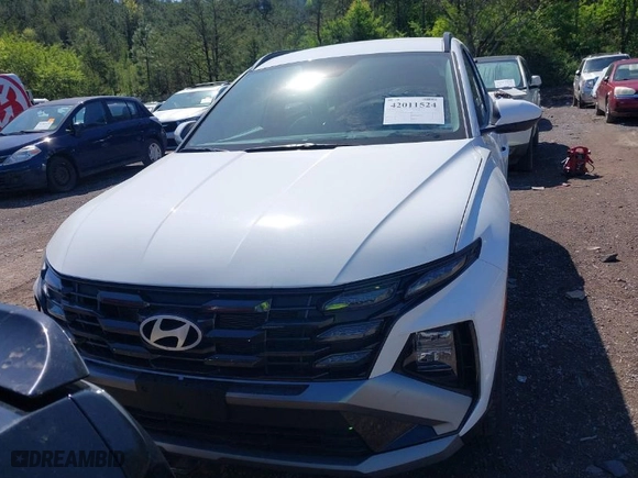 2025 Hyundai Tucson SEL with VIN 5NMJBCDEXSH530209, listed as a IAAI auction lot 42011524 with 2,143 mi miles. Bid and sale history available at carsss.com. Image 12.