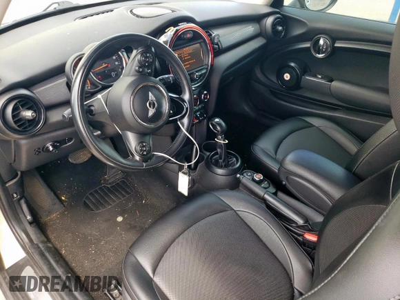 2018 MINI Hardtop Cooper with VIN WMWXP5C53J2G63387, listed as a Copart auction lot 58477465 with 88,282 mi miles and Salvage title. Bid and sale history available at DreamBid. Image 8.