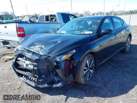 2020 Nissan Altima SV z VIN 1N4BL4DW5LN300300, wystawiony jako IAAI lot #42123005 z przebiegiem 143 185 mil mil oraz . Historia ofert i sprzedaży dostępna na DreamBid. Obrazek 2.