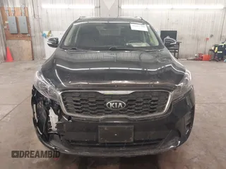 2019 Kia Sorento LX z VIN 5XYPGDA56KG591184, wystawiony jako IAAI lot #41657700 z przebiegiem 82 726 mil mil oraz . Historia ofert i sprzedaży dostępna na DreamBid. Obrazek 13.