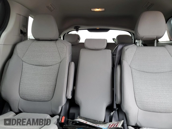 2021 Toyota Sienna LE с VIN 5TDKRKEC8MS065338, выставлен на аукционе Copart как лот 55224075 с пробегом 58 874 миль миль и Списание • Salvage title. История ставок и продаж доступна на DreamBid. Изображение 10.