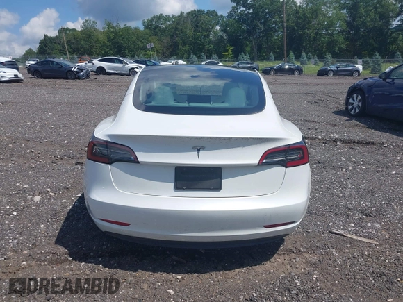2023 Tesla Model 3 z VIN 5YJ3E1EA2PF626392, wystawiony jako IAAI lot #42288413 z przebiegiem 25 605 mil mil oraz . Historia ofert i sprzedaży dostępna na DreamBid. Obrazek 16.