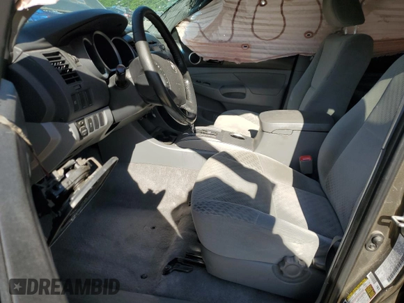 2011 Toyota Tacoma PreRunner z VIN 3TMJU4GNXBM119157, wystawiony jako Copart lot #53353185 z przebiegiem 355 118 mil mil oraz Szkoda całkowita • Salvage title. Historia ofert i sprzedaży dostępna na DreamBid. Obrazek 7.
