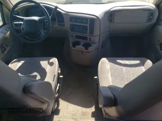 2001 GMC Safari with VIN 1GKDM19W71B511332, listed as a Copart auction lot 56097624 with 124,493 mi miles and Salvage Title. Bid and sale history available at carsss.com. Image 8.