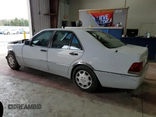 1992 Mercedes-Benz S 320 z VIN WDBGA32E4NA019320, wystawiony jako Copart lot #55062305 z przebiegiem 163 212 mil mil oraz Szkoda całkowita • Salvage title. Historia ofert i sprzedaży dostępna na DreamBid. Obrazek 2.