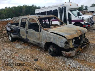 2005 Ford F-350 XL z VIN 1FTWW32PX5EB59669, wystawiony jako Copart lot #72534894 z przebiegiem Nie podano mil oraz Nie do naprawy • Non repairable. Historia ofert i sprzedaży dostępna na DreamBid. Obrazek 4.