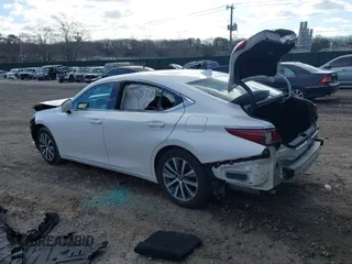 2019 Lexus ES 350 z VIN 58ABZ1B15KU046904, wystawiony jako IAAI lot #41585313 z przebiegiem 105 650 mil mil oraz . Historia ofert i sprzedaży dostępna na DreamBid. Obrazek 3.