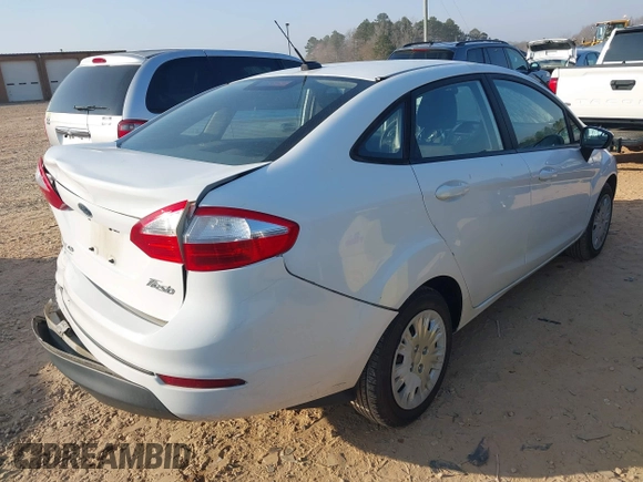 2016 Ford Fiesta S z VIN 3FADP4AJ9GM179972, wystawiony jako IAAI lot #41785915 z przebiegiem 133 235 mil mil oraz . Historia ofert i sprzedaży dostępna na DreamBid. Obrazek 4.